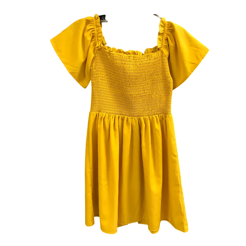 Top Short Sleeve By Bebop In Yellow, Size: S