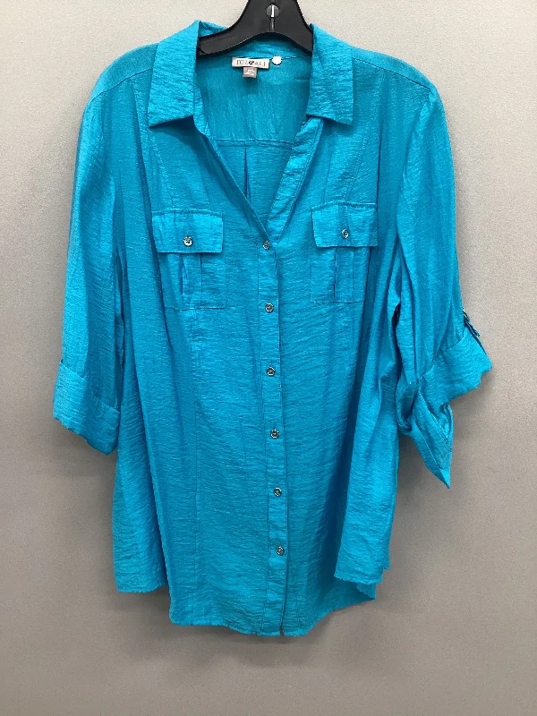 Top Short Sleeve By Roz And Ali In Blue, Size: 1x