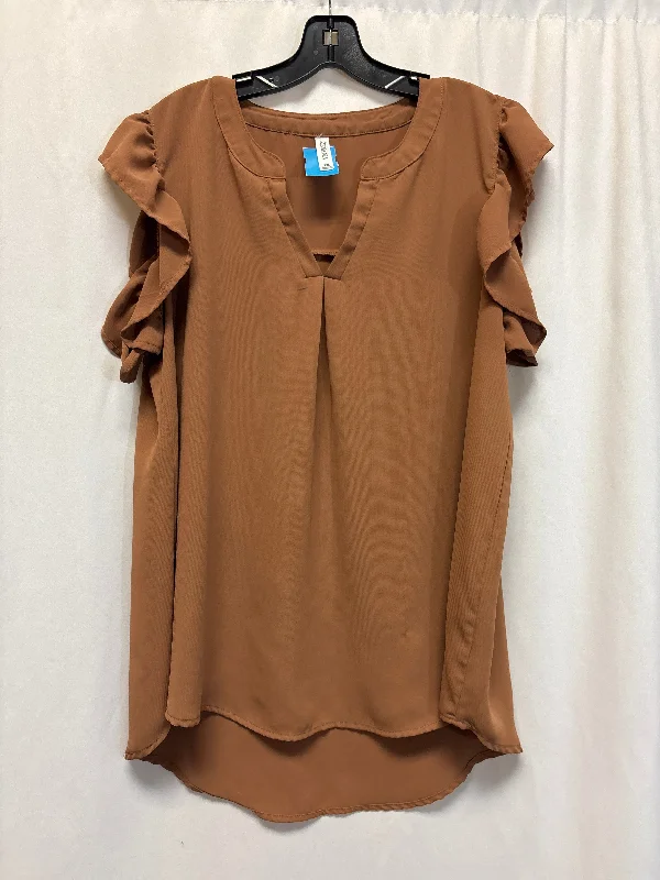 Top Short Sleeve By Zenana Outfitters In Brown, Size: 1x