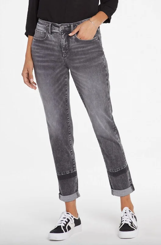 Margot Girlfriend With Rolled Cuff Jean In Nobelle