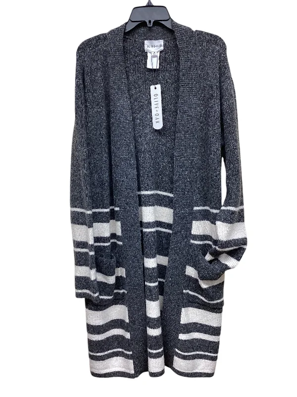 Sweater Cardigan By Clothes Mentor In Grey & White, Size: M